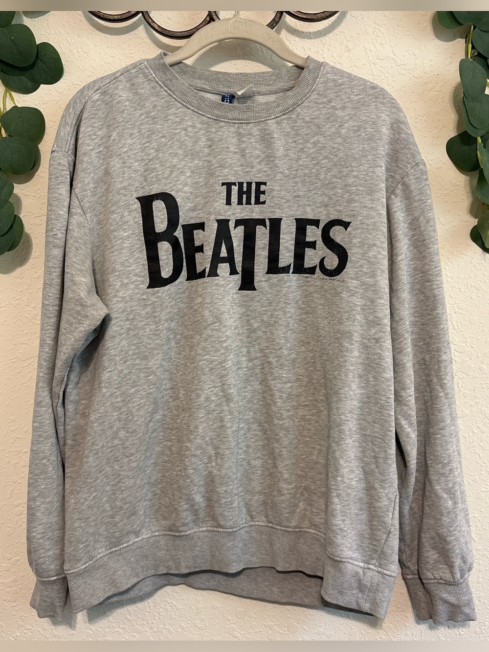 The Beatles Logo Gray Crewneck Sweatshirt✨